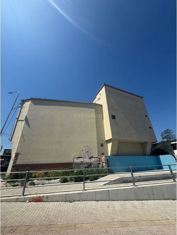 Commercial Space for Investment – Potential for Hotel