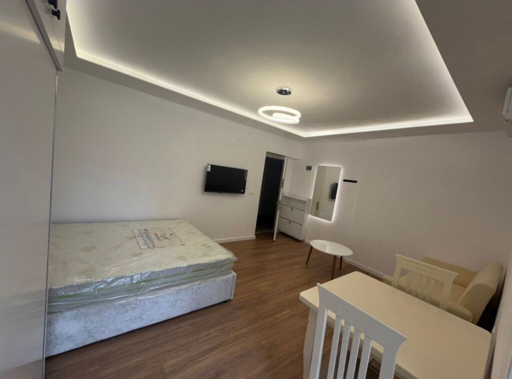 Gazoniere ,te ish rest durresi,400 mije leke