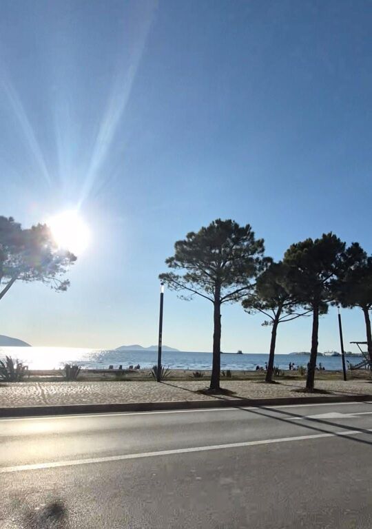 Shitet ambient biznesi ne Vlore , Lungomare .