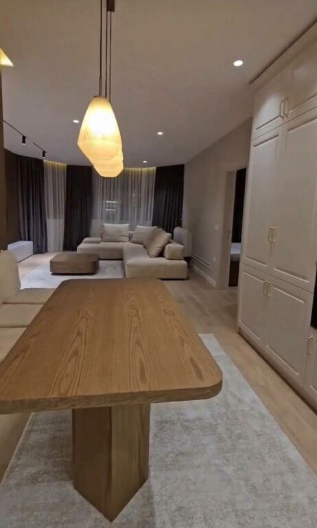 Appartamento di Lusso in Affitto 3+1, 140 m², Via Kosovarëve, Tirana