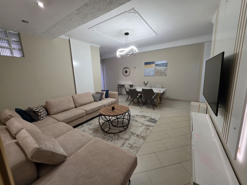 🏡 JEPET ME QIRA APARTAMENT 2+1 – ASTIR  📍 Adresa: Astir, pranë bar Oslo  💰 Çmimi: 65.000 lekë