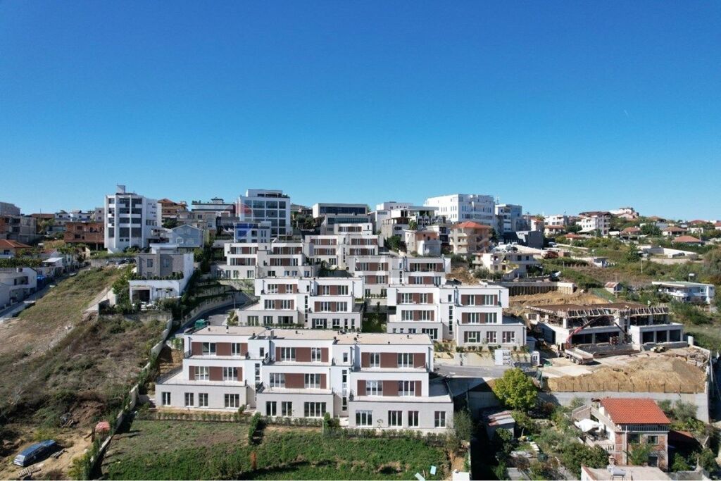 APARTAMENT 2+1 PER SHITJE NE SAUK