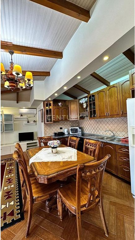 Jepet me qira apartament 3+1+2 tualete tek Vilat Gjermane!