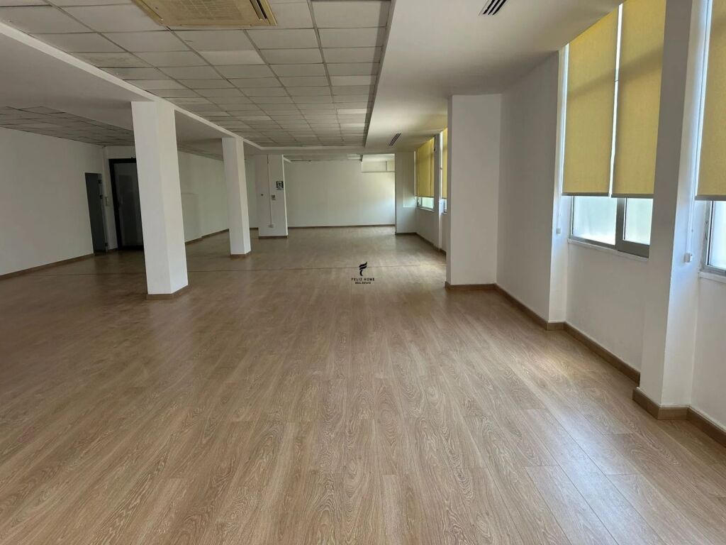ZYRE ME QERA 330 M2 BLLOK 450.000 LEKE FH-97900