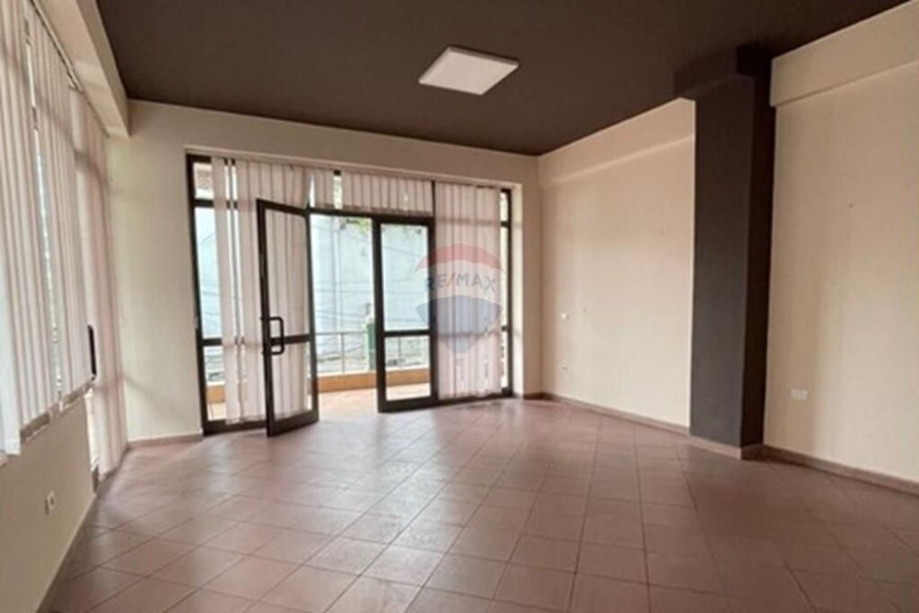 Dyqan - Për Qira - Rruga e Elbasanit, Tiranë(ID: 530581011-10)