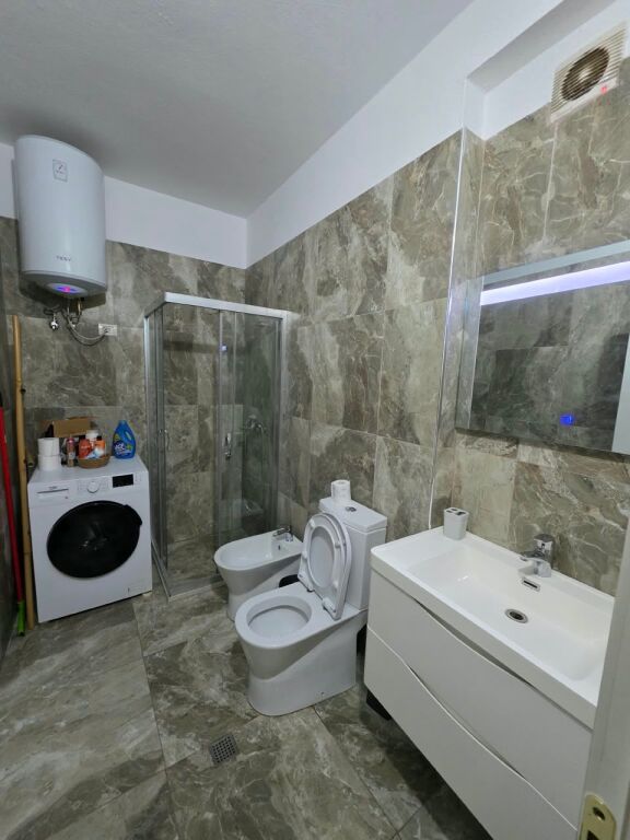 # In Affitto: Appartamento 1+1 (Piazza Wilson – Petro Nini) 📍Via Margarita Tutulani | 65 m² | 2° Piano | 650 €/Mese | Completamente Nuovo ✨️🔥