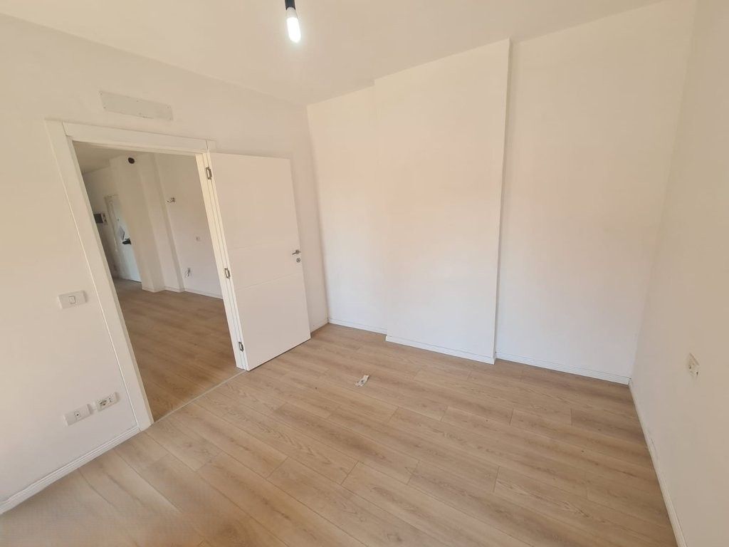 APARTAMENT 2+1 TEK SHKOLLA E KUQE! 249,000 €