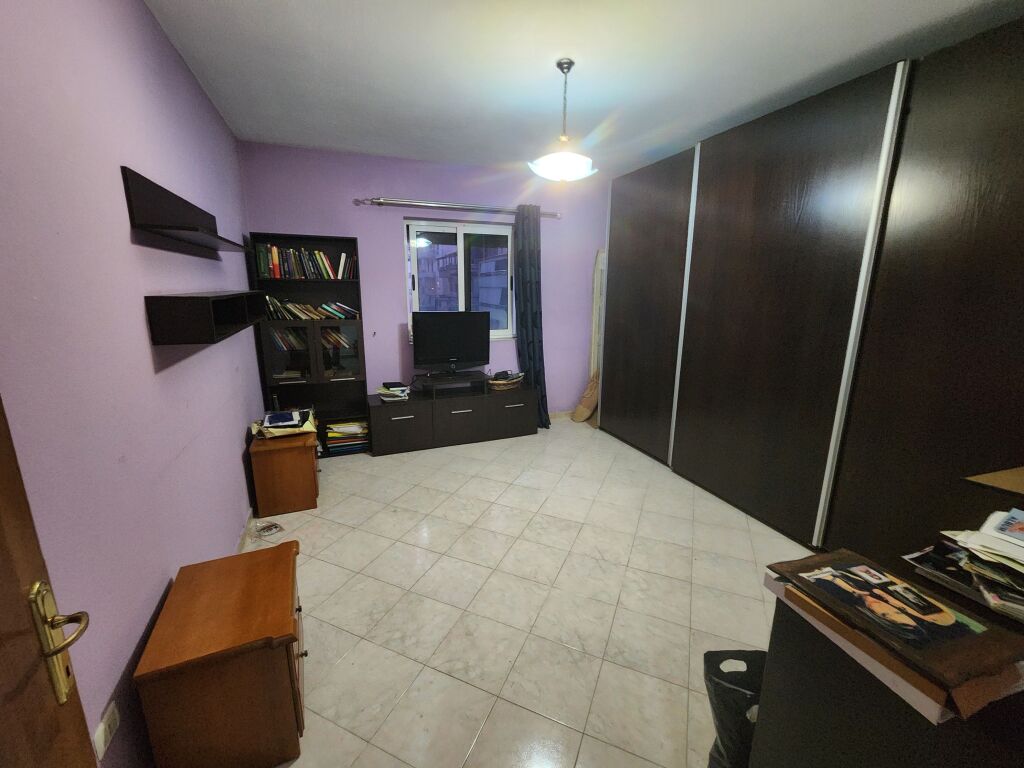 Shitet,Apartament 3+1+2,Komuna e Parisit