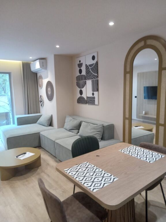 🏡 JEPET ME QIRA APARTAMENT 1+1 – KOMPLEKSI ODEON, VLORË