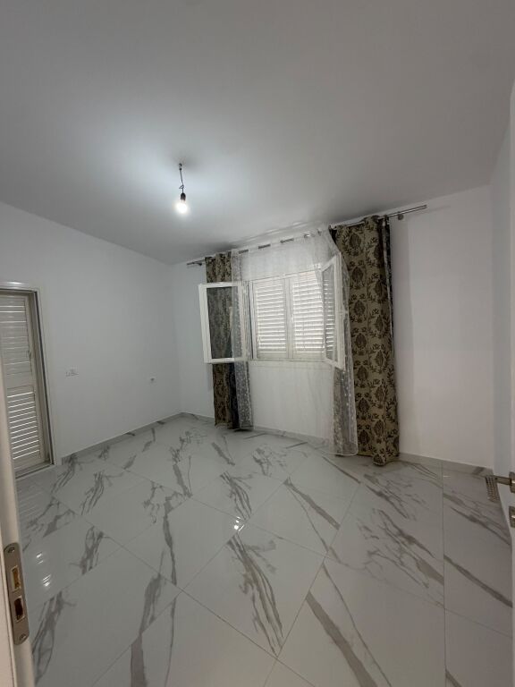 Jepet me qera apartament ne Spitall
