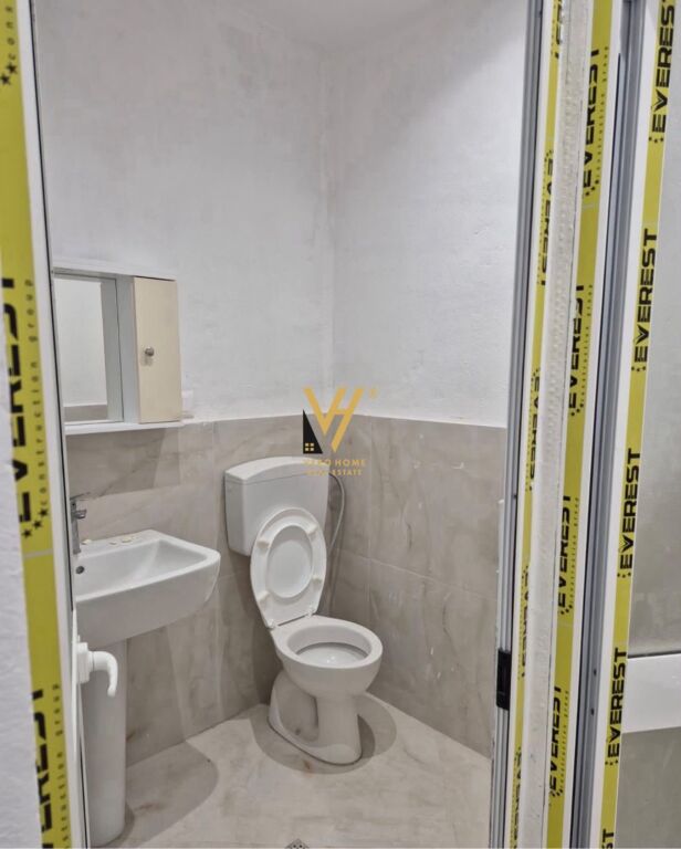 JEPET AMBIENT BIZNESI DUPLEX 260 M2 TE BULEVARDI I RI 260.000 LEKE