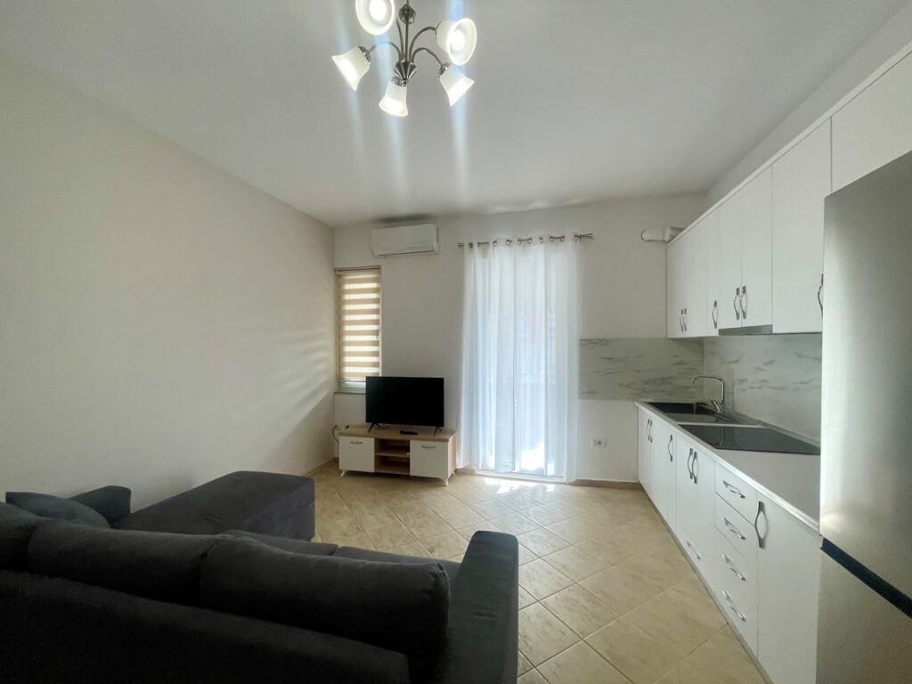Apartament 2+1 per qira tek Rruga e Kavajes.