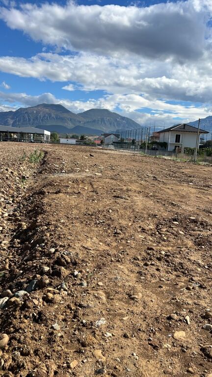 Terreno in affitto a Kamez, Via Apollonia, Istituto.
