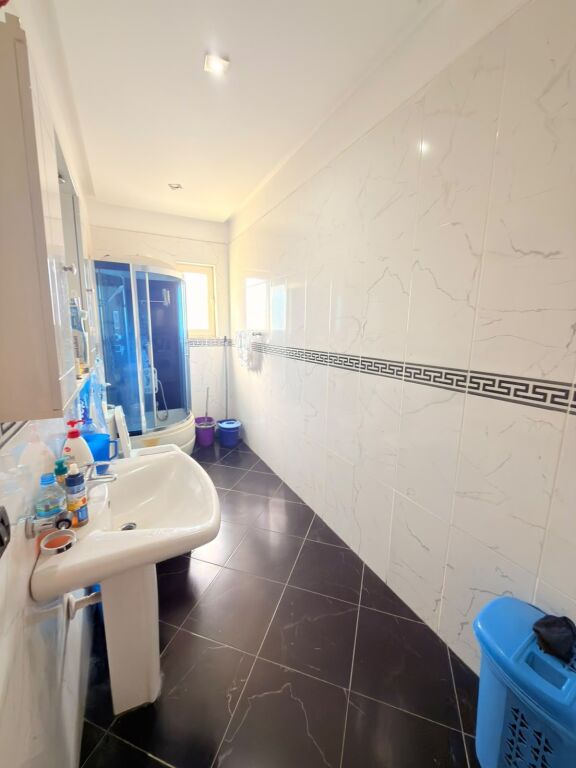 SHITET APARTAMENT 3+1 PRANE LULISHTES PRANVERA, DURRES