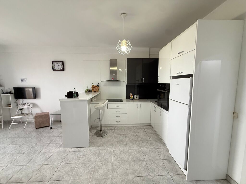 🌊 SHITET SUPER APARTAMENT ME PAMJE NGA DETI – PLAZH ILIRIA, DURRËS