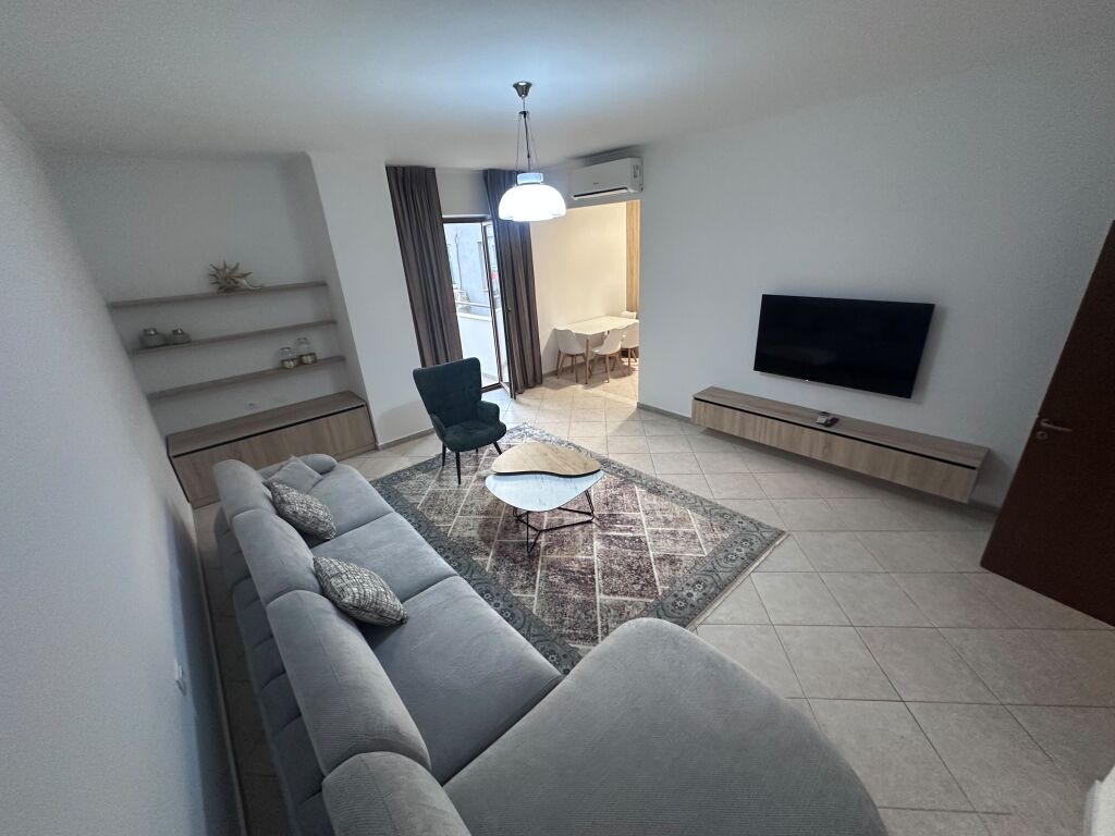 Affittasi 2+1 Viale Zogu i Pare  800€