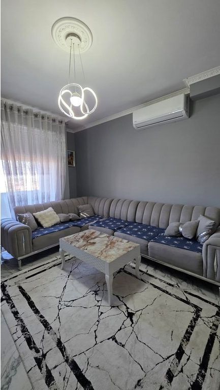 Affitto, Appartamento 2+1, Via Dibra, Tirana.    70.000 Lek
