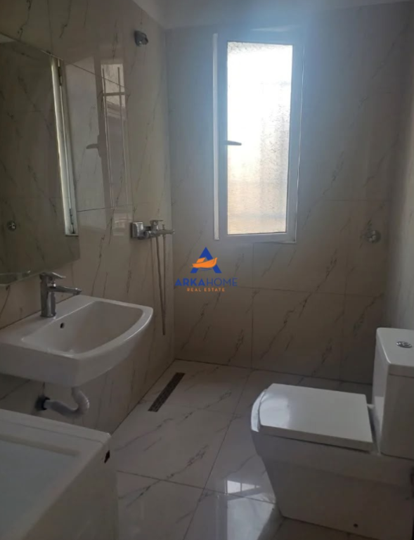 JEPET APARTMENT ME QERA 1+1+BALLKON "RRUGA PETRO NIN LUARASI" 55.000 LEKE