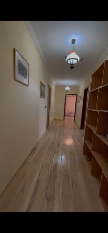 Rent, Apartment 2+1, Paris Commune, Tirana. 925 €    85,000 Lekë