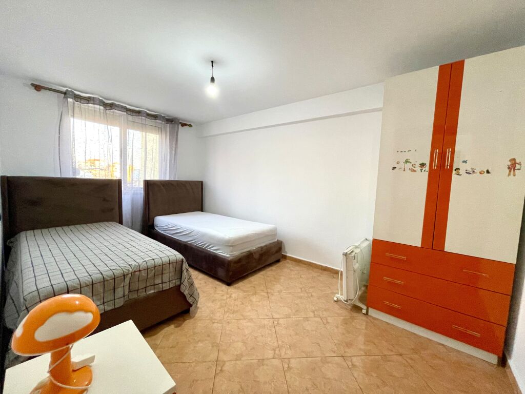 3+1 for rent near the new market 70,000 lek /month