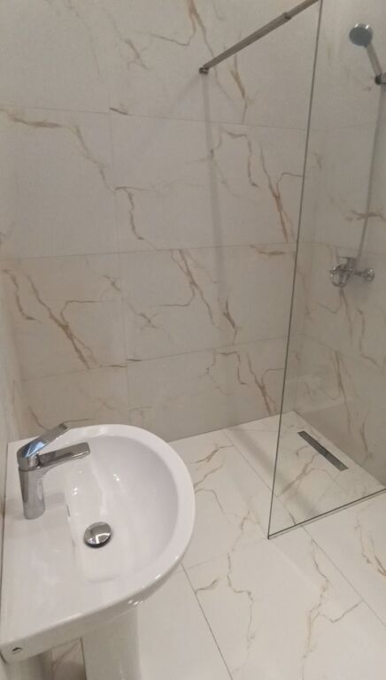 Apartament 1+1 jepet me qera per Biznes