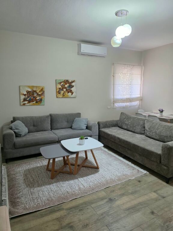 # In Affitto: Appartamento 1+1 (Piazza Wilson – Petro Nini) 📍Via Margarita Tutulani | 65 m² | 2° Piano | 650 €/Mese | Completamente Nuovo ✨️🔥