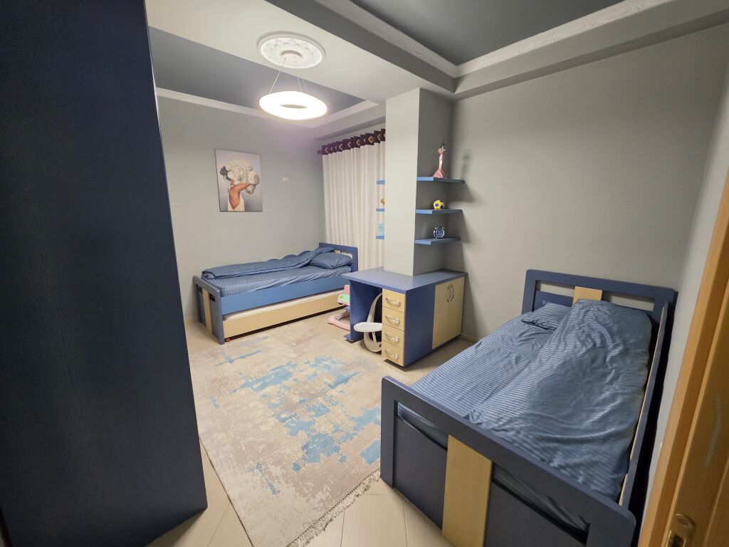 Apartament me qera 2+1 Astir