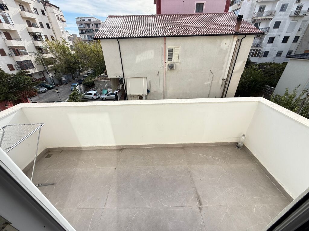Appartamento 2+1 In Affitto sulla Spiaggia, Durrës