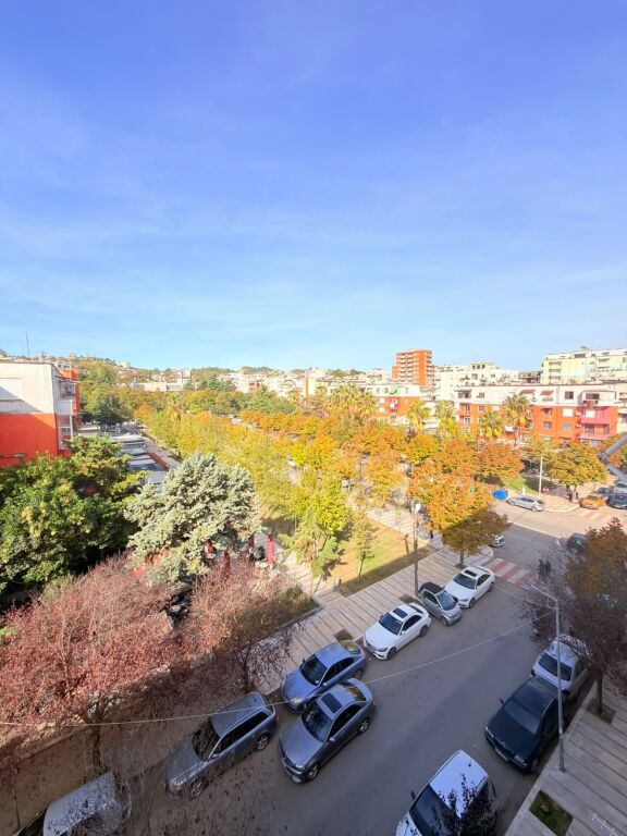 SHITET APARTAMENT 3+1 PRANE LULISHTES PRANVERA, DURRES