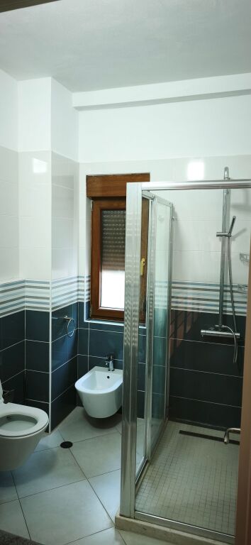 Vilë luksoze 233 m² me qira në Kolombo, TEG, Tiranë – Parkim privat