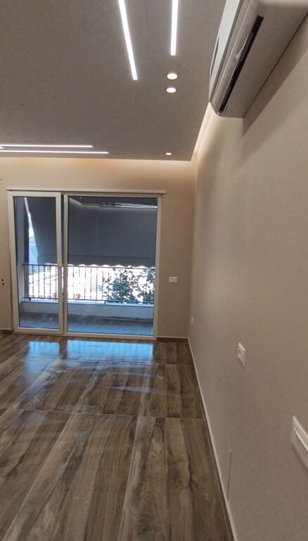 Apartament 1+1 jepet me qera per Biznes