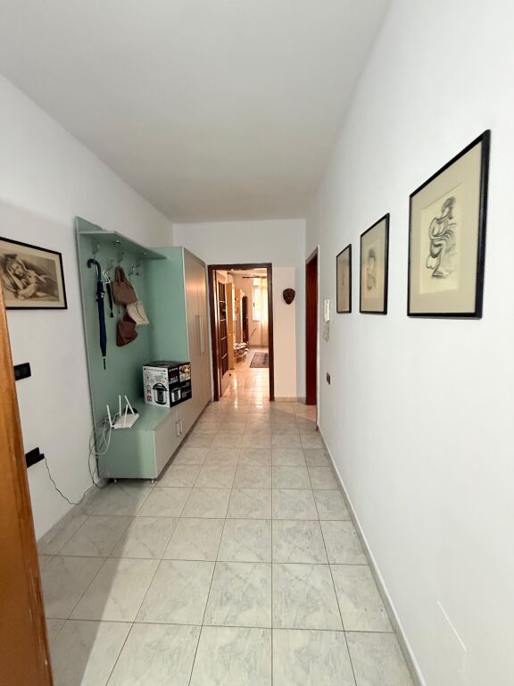 APARTAMENT 3+1 PER SHITJE PRANE KIKA 1