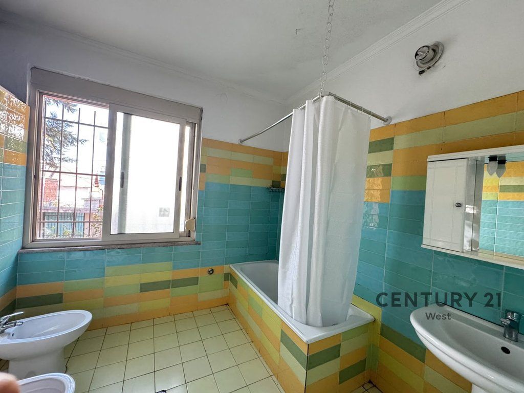 VILLA SU TRE PIANI IN AFFITTO – COLLINA DEL PRETE