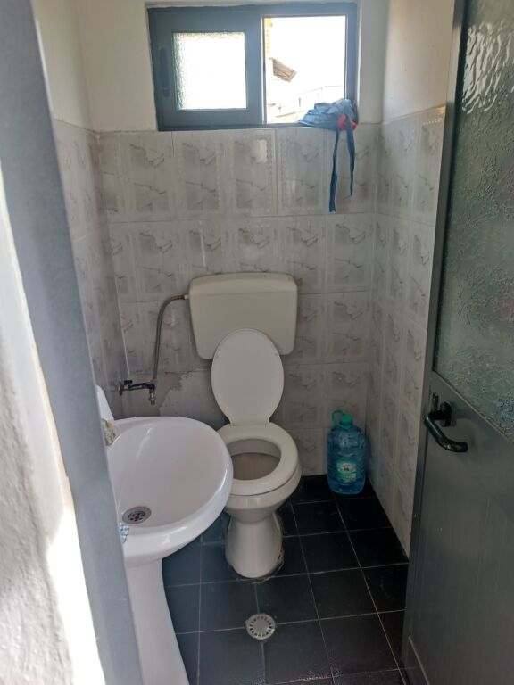 Shitje | Apartament 2 + 1 | Perball Maternitetit te Ri | 175000 € (lek) i Diskutueshem