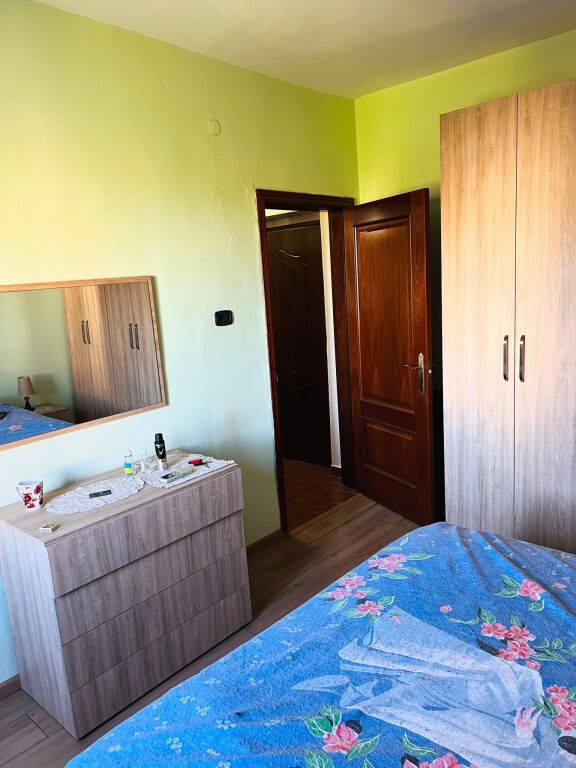 Jepet me qira 2+1+1  Xhamlliku 500 mije leke