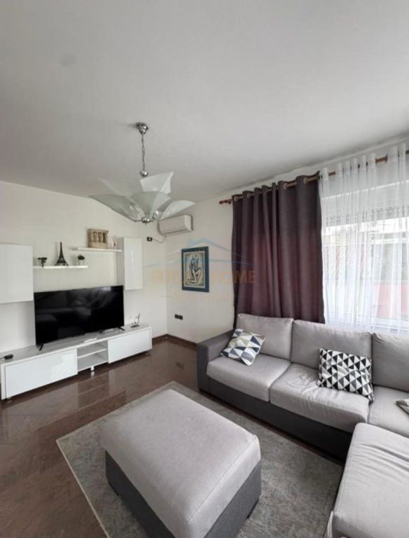 Affitto,Appartamento 1+1+Veranda,Via Pjetër Bogdani,Il Blocco,Tirana.