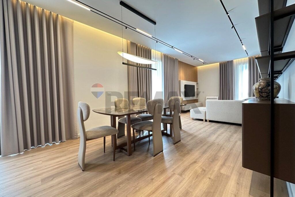 Apartament 2+1+2  Për Qira  Sauk i Ri, Tiranë 2,000 €