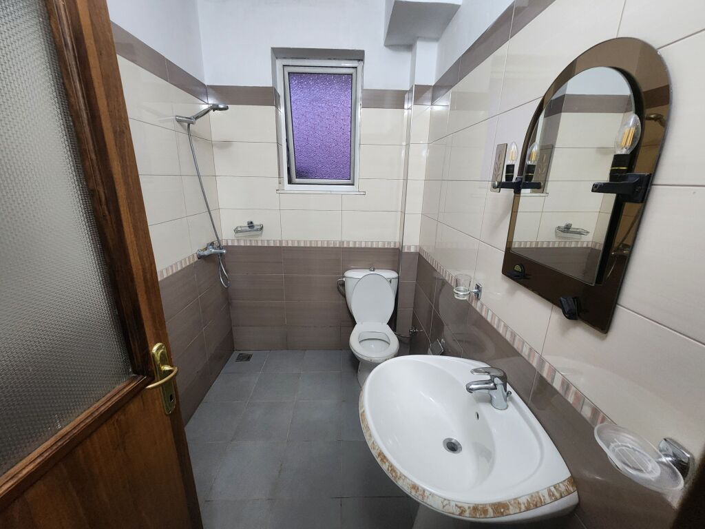 Shitet,Apartament 3+1+2,Komuna e Parisit