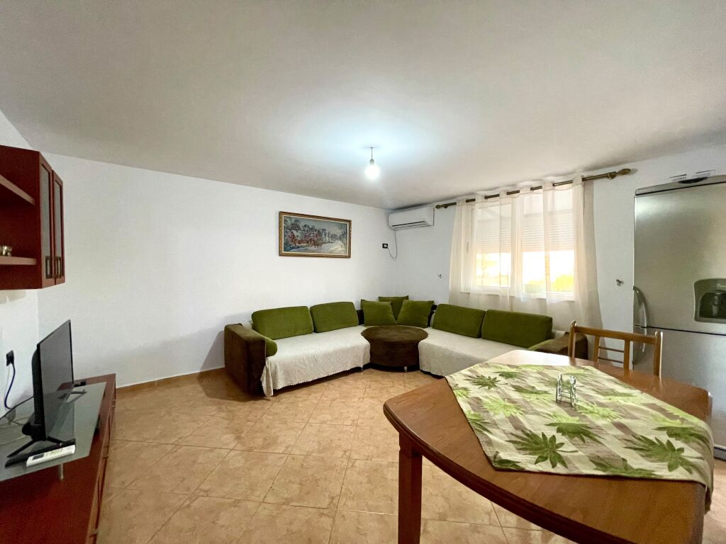 3+1 for rent near the new market 70,000 lek /month