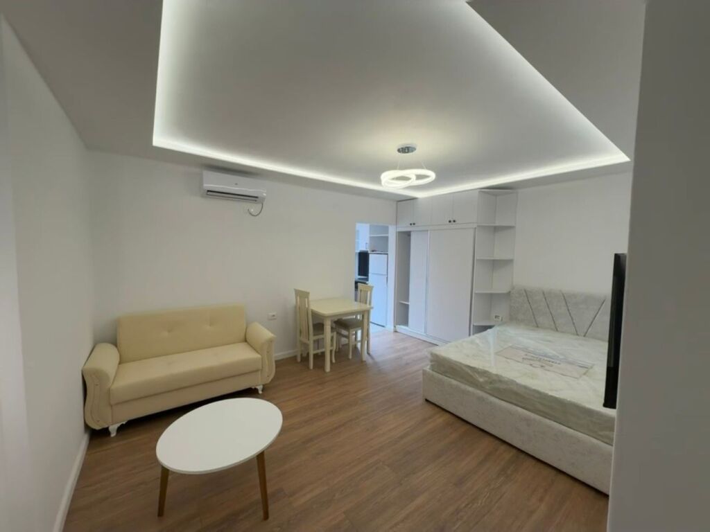 Gazoniere ,te ish rest durresi,400 mije leke