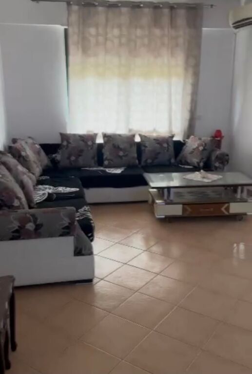 Jepet apartament 2+1+2 me qira perballe Kompleksit Delijorgji , Rruga e Kavajes , ish parku i autobusave .