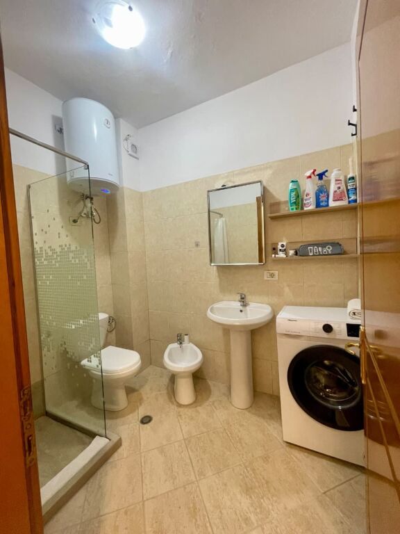 Apartament - Për Qira - Rruga Sali Butka