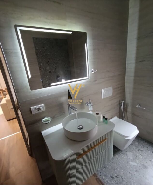 JEPET APARTAMENT 1+1+VERANDE ME QERA NE MJULL BATHORE 85.000 LEKE