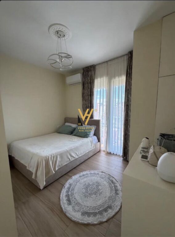 JEPET APARTAMENT 2+1+BLK ME QIRA TE RRUGA E DIBRES 1.000 EURO
