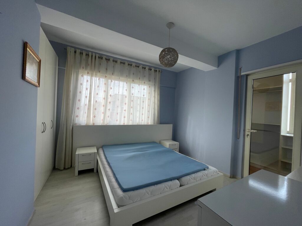 Qira,Apartament 1+1 tek Kristal Center 65.000 lekë