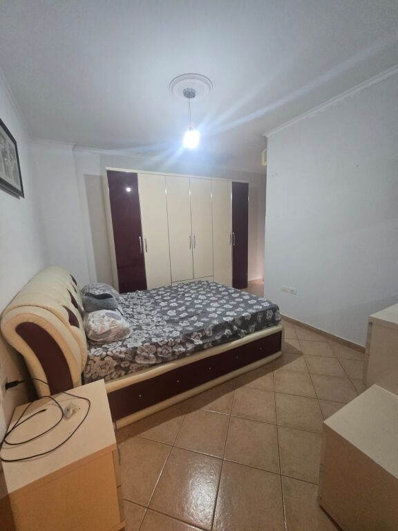 Affitto, Appartamento 2+1+2, vicino a Glob, Tirana