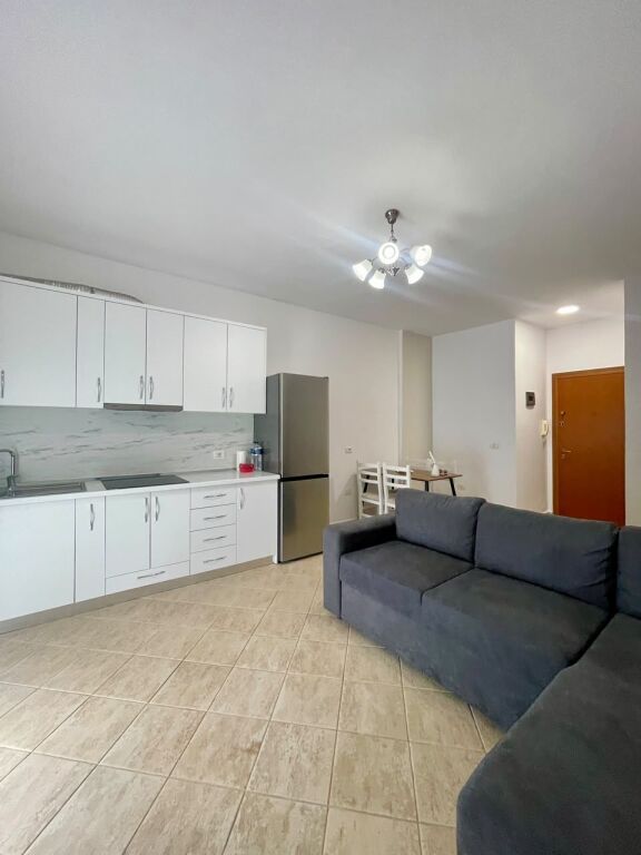 Apartament 2+1 per qira tek Rruga e Kavajes.