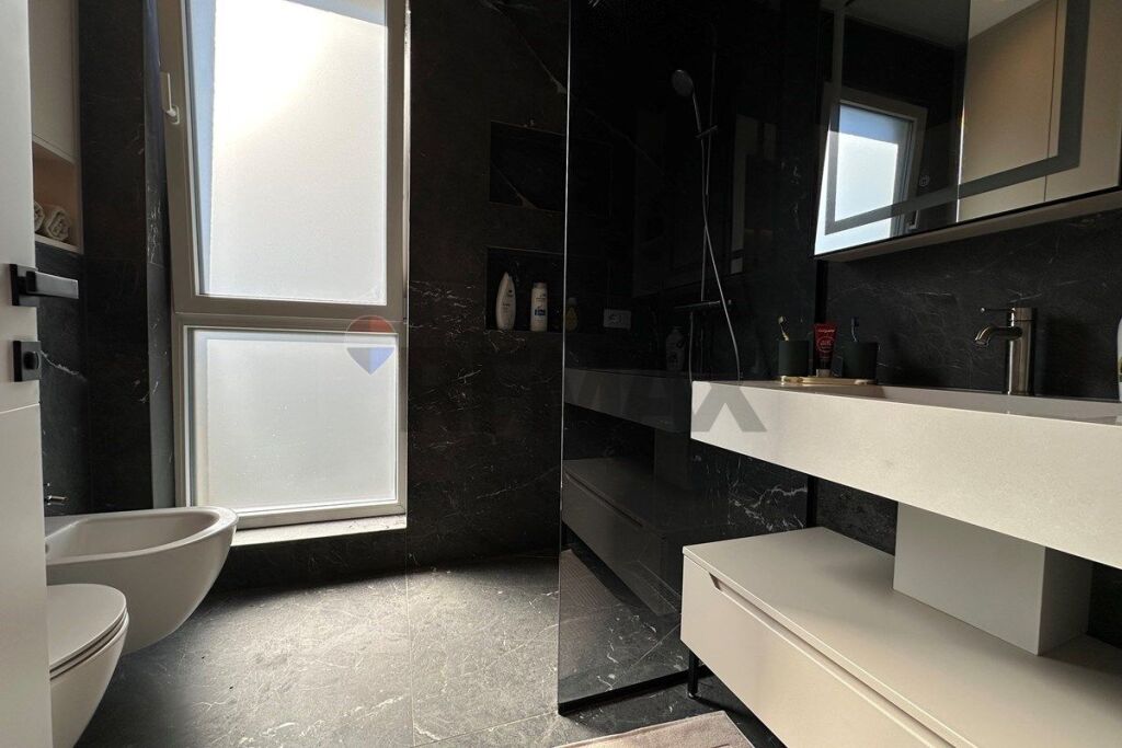 APARTAMENT 2+1 PER SHITJE NE SAUK