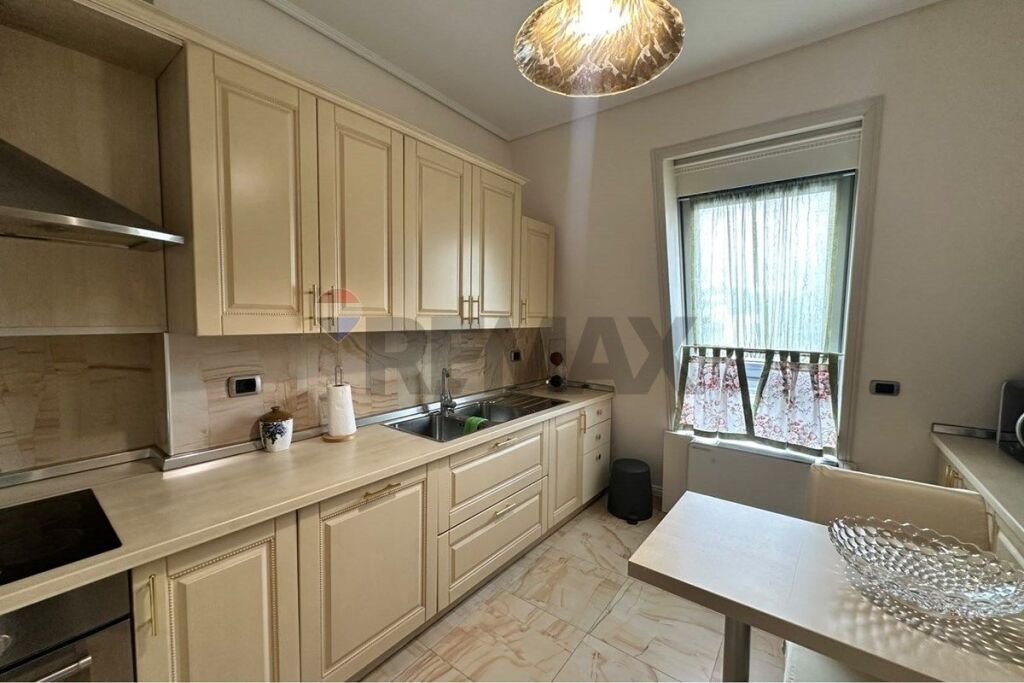 Apartment 2+1+2+Parking for rent Blloku