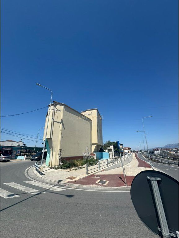 Commercial Space for Investment – Potential for Hotel